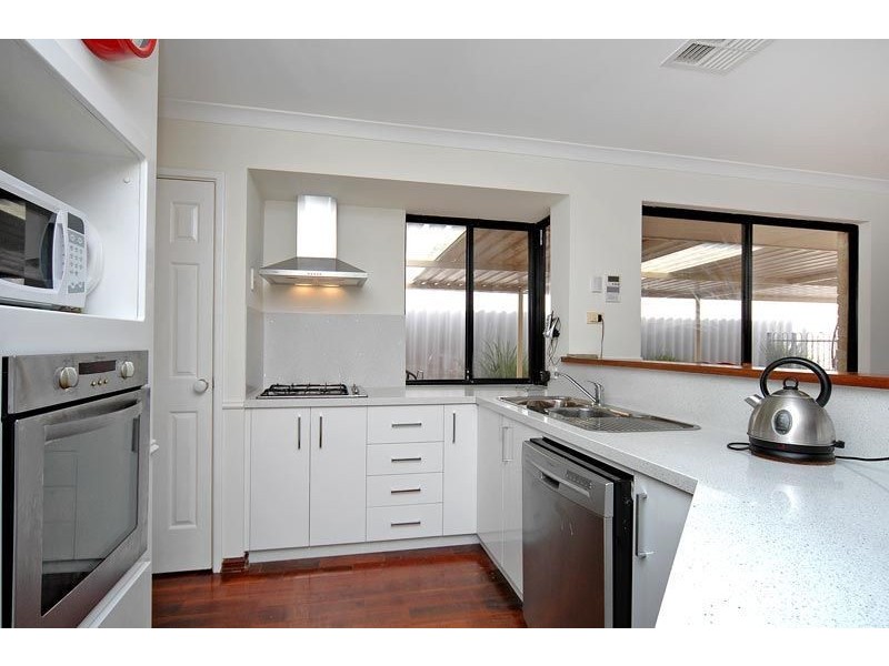 28 Midlothian Crescent, Kinross WA 6028