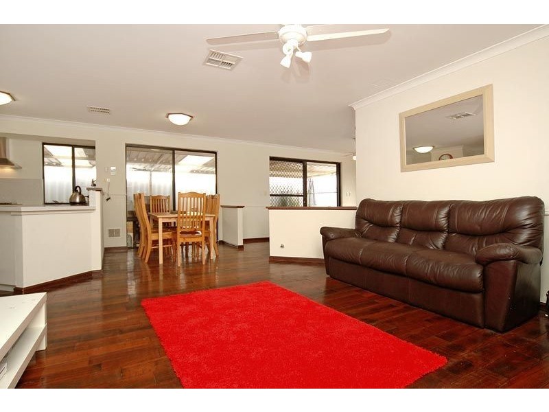 28 Midlothian Crescent, Kinross WA 6028