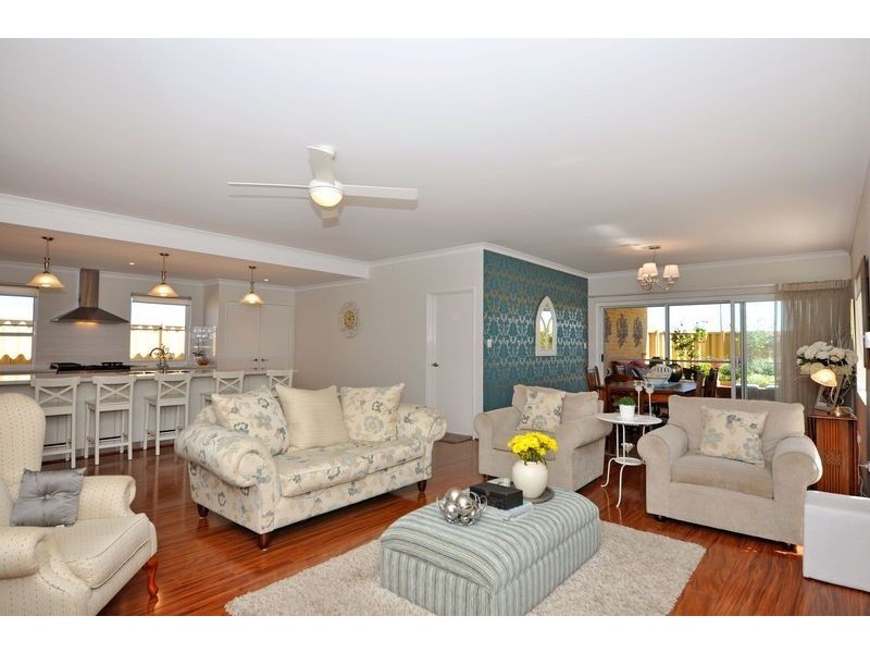 32 Anguilla Gardens, Iluka WA 6028