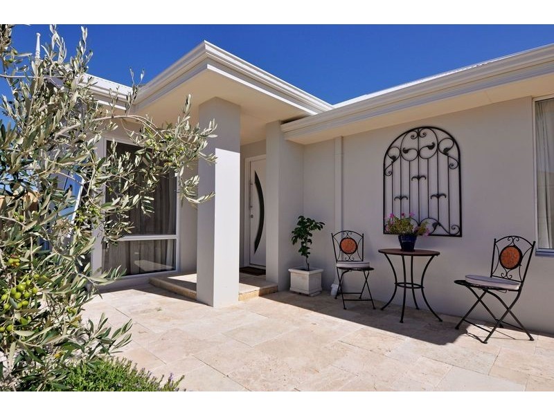 32 Anguilla Gardens, Iluka WA 6028