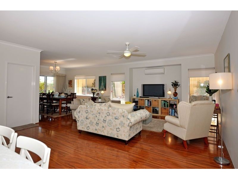 32 Anguilla Gardens, Iluka WA 6028