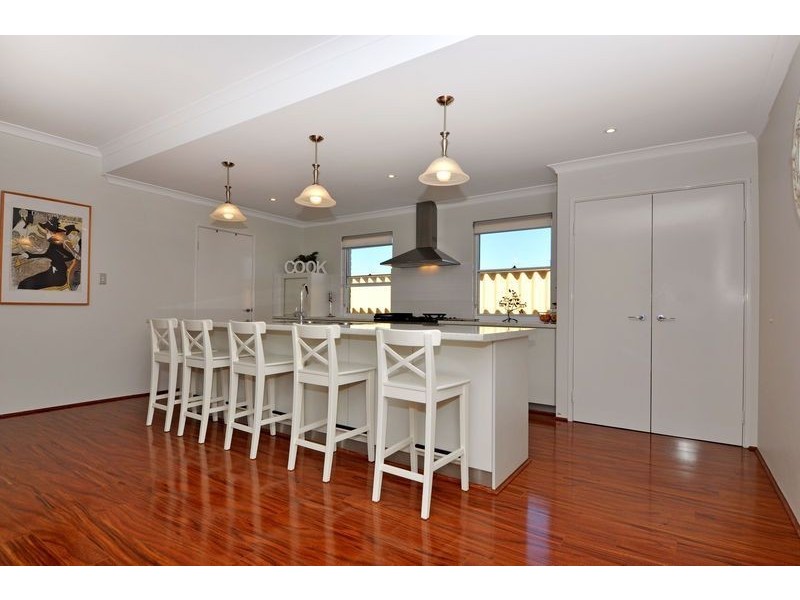 32 Anguilla Gardens, Iluka WA 6028