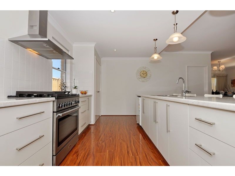 32 Anguilla Gardens, Iluka WA 6028