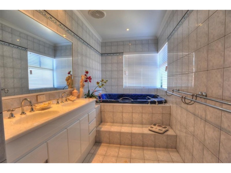 2 Grasslands Loop, Kingsley WA 6026