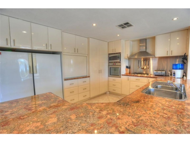 2 Grasslands Loop, Kingsley WA 6026