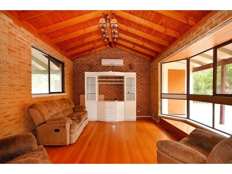 29 Bushland Retreat, Carramar WA 6031