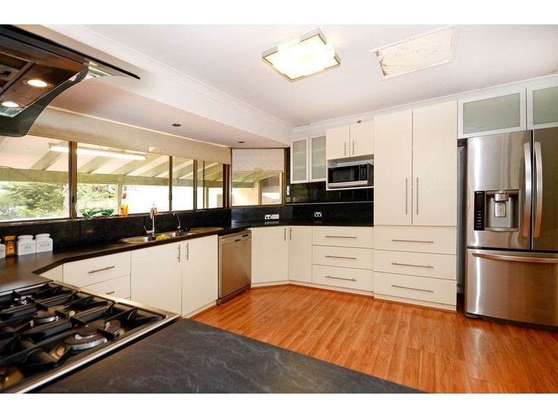 29 Bushland Retreat, Carramar WA 6031