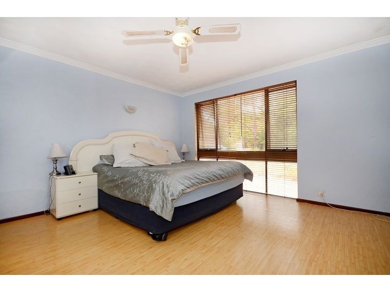 29 Bushland Retreat, Carramar WA 6031