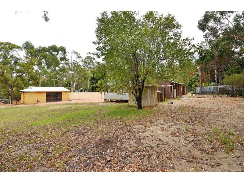 29 Bushland Retreat, Carramar WA 6031