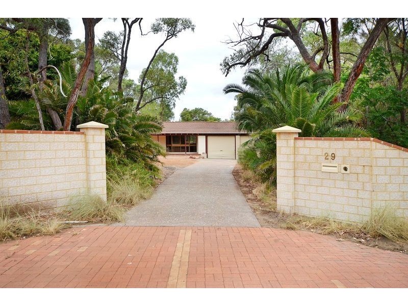 29 Bushland Retreat, Carramar WA 6031