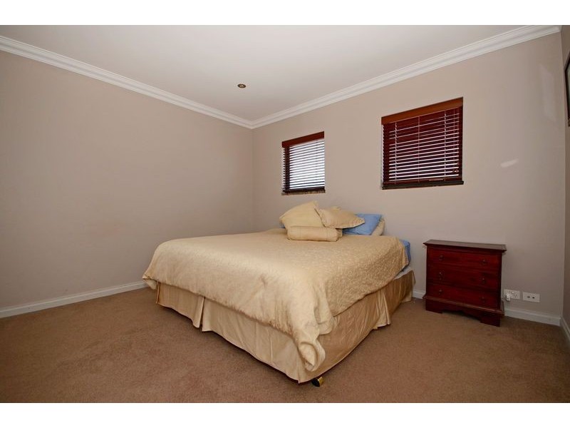 5 Monaro Way, Hocking WA 6065