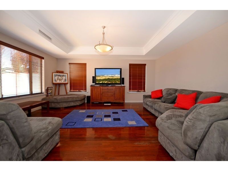 5 Monaro Way, Hocking WA 6065