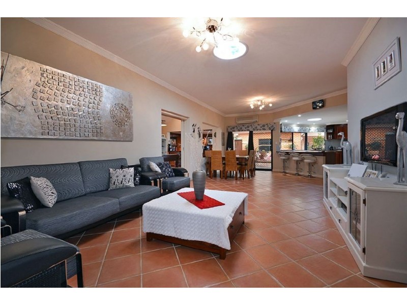 45 Merrang Circuit, Carramar WA 6031
