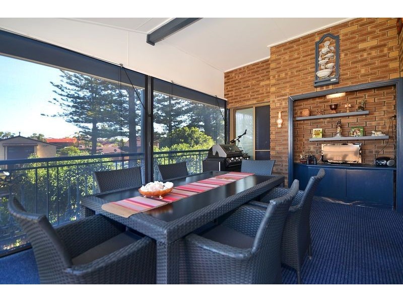 2/22 Elsie Street, Watermans Bay WA 6020