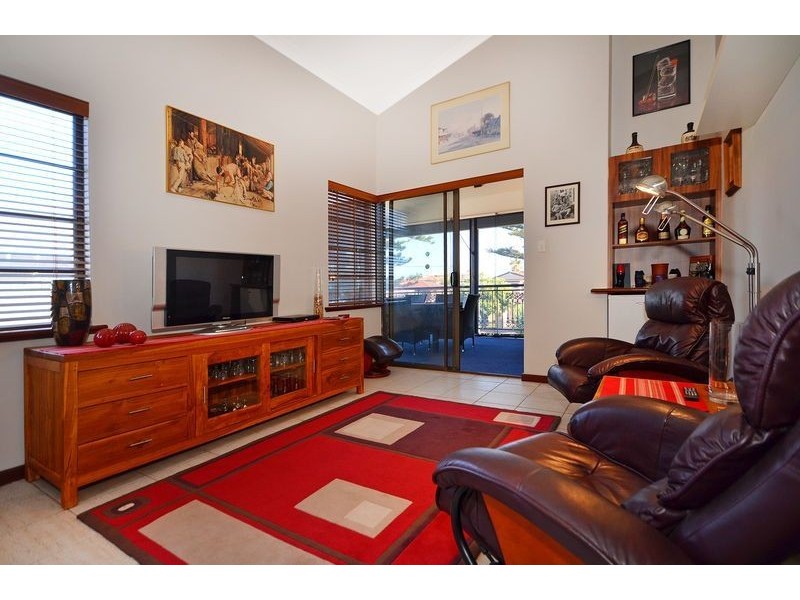 2/22 Elsie Street, Watermans Bay WA 6020