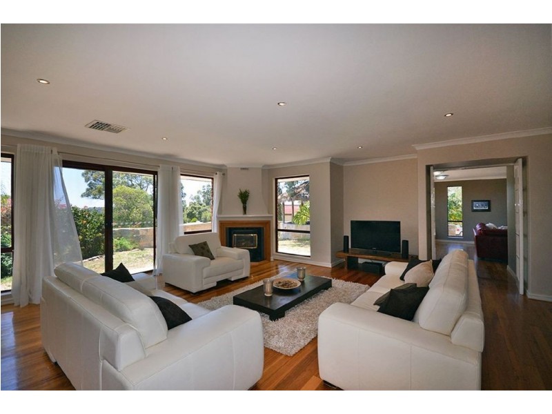 9 Stillwater Way, Edgewater WA 6027