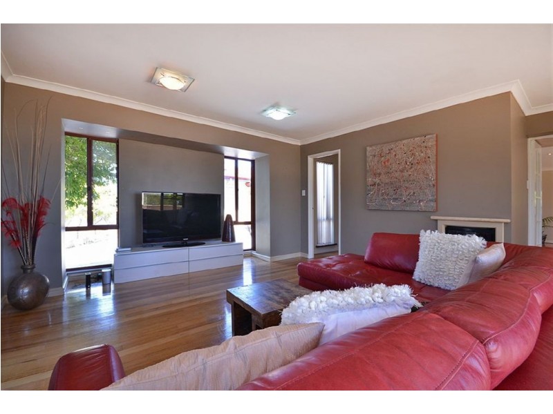9 Stillwater Way, Edgewater WA 6027