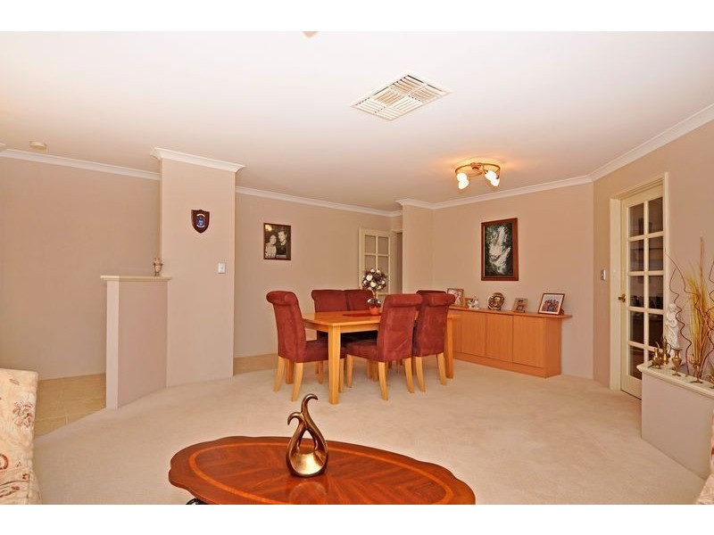 44 Minjah Circuit, Carramar WA 6031