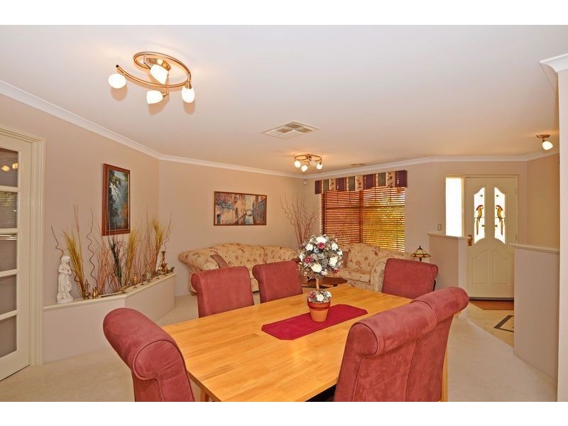 44 Minjah Circuit, Carramar WA 6031