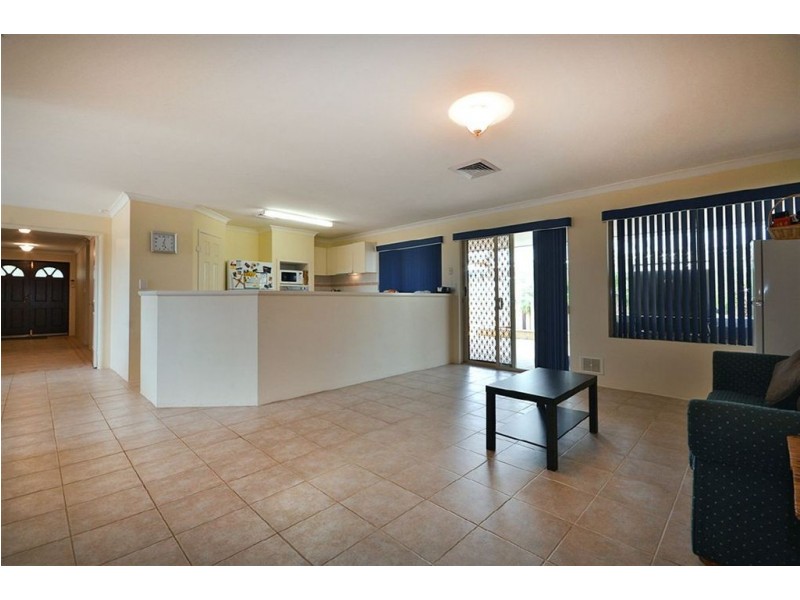 26 Carwoola Circle, Carramar WA 6031