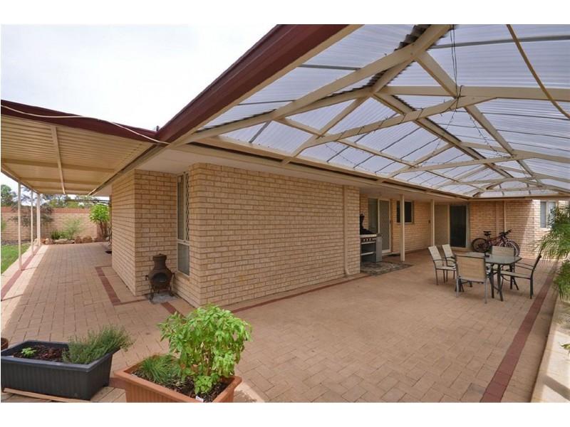 26 Carwoola Circle, Carramar WA 6031