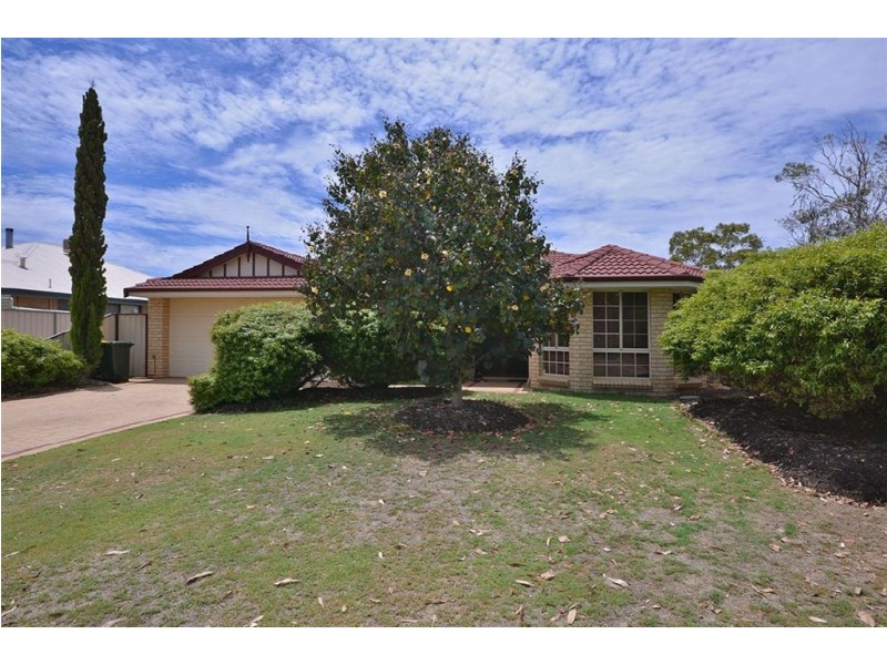 26 Carwoola Circle, Carramar WA 6031