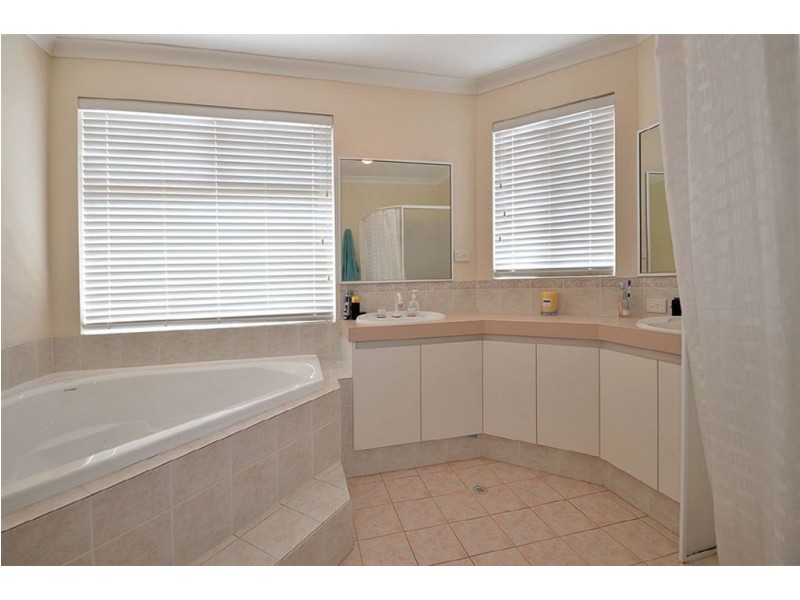 26 Carwoola Circle, Carramar WA 6031