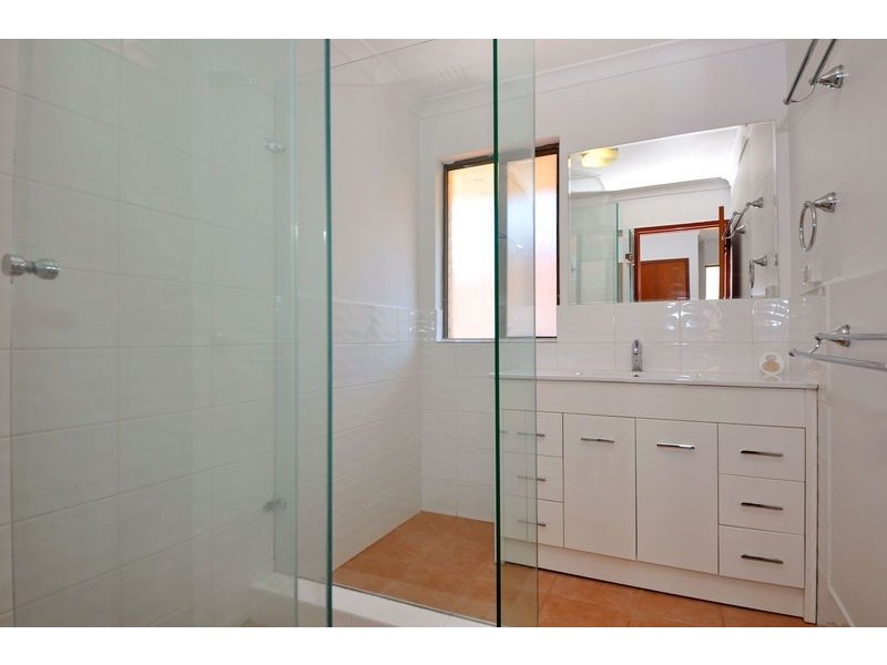 1/8 Wavertree Place, Leederville WA 6007