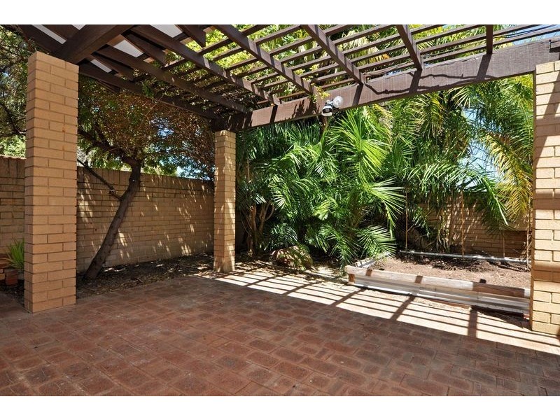 1/8 Wavertree Place, Leederville WA 6007