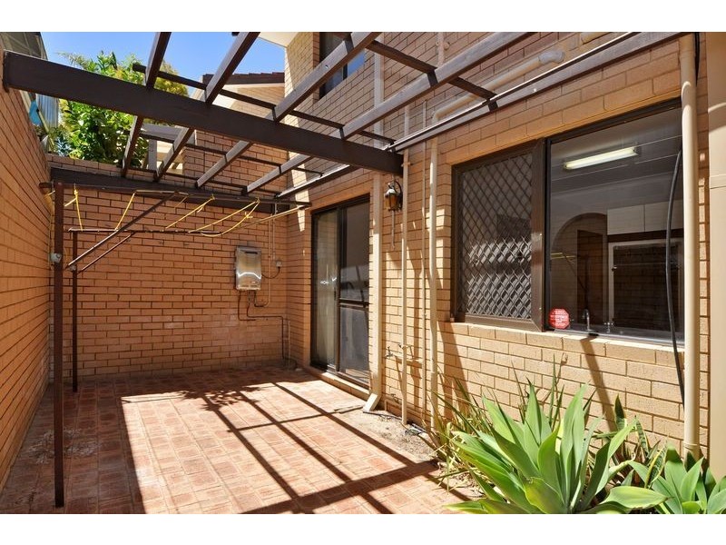 1/8 Wavertree Place, Leederville WA 6007