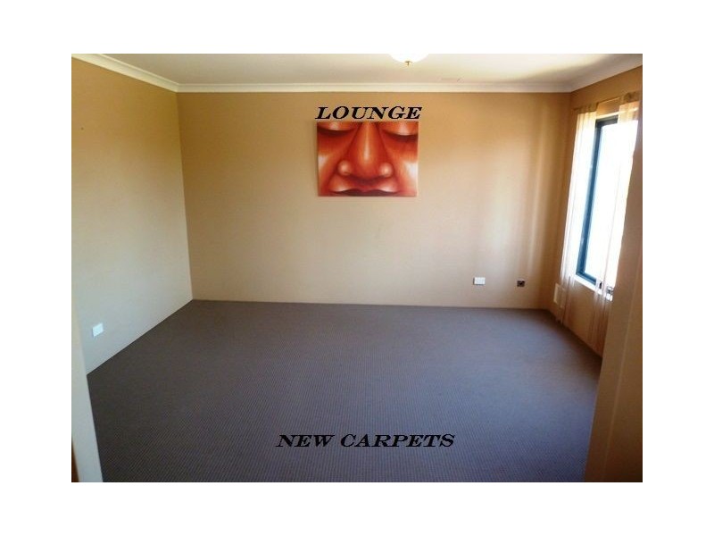 15 Kensington Way, Pearsall WA 6065