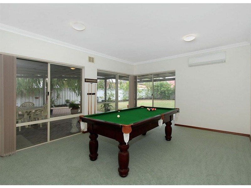 16 Broadbeach Boulevard, Hillarys WA 6025