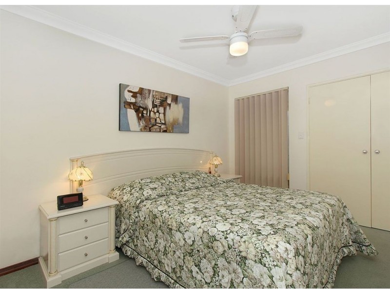 16 Broadbeach Boulevard, Hillarys WA 6025