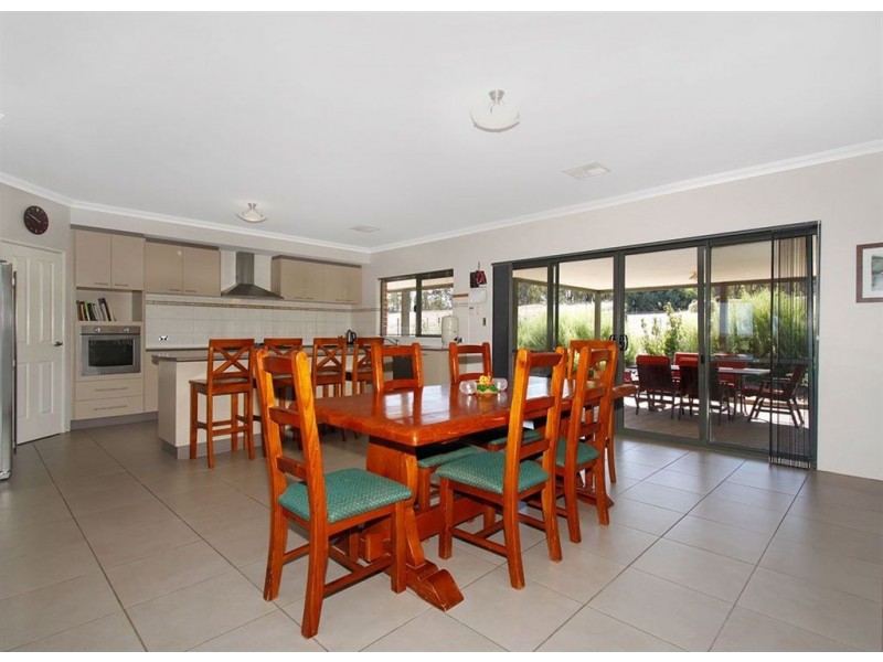 426 Santa Gertrudis Drive, Lower Chittering WA 6084