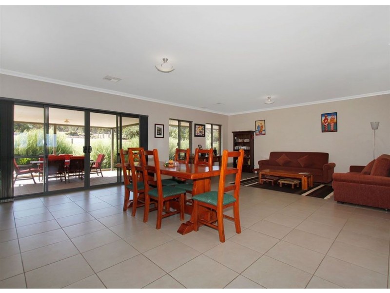 426 Santa Gertrudis Drive, Lower Chittering WA 6084