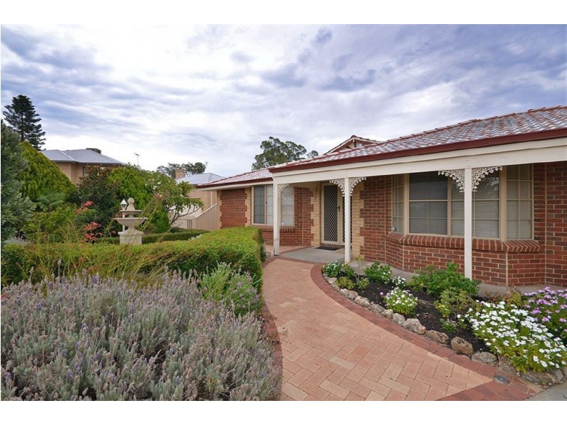 18 Maitland Rise, Woodvale WA 6026