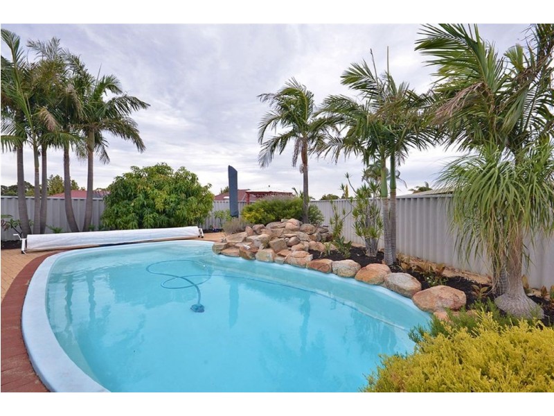 18 Maitland Rise, Woodvale WA 6026