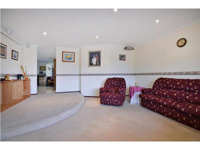 18 Maitland Rise, Woodvale WA 6026