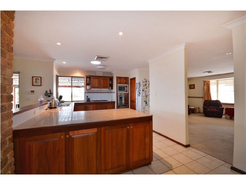 18 Maitland Rise, Woodvale WA 6026