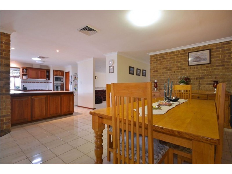 18 Maitland Rise, Woodvale WA 6026