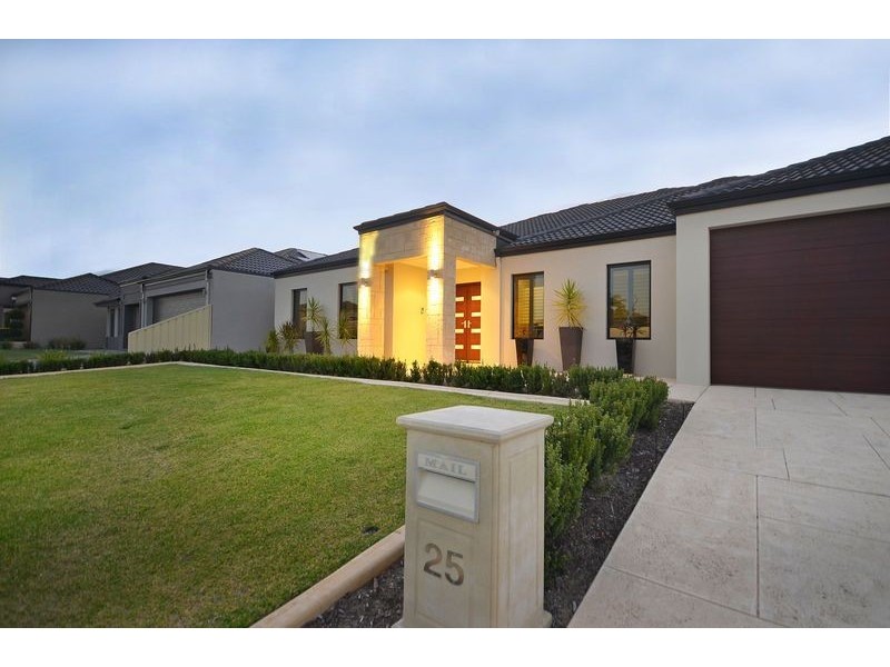 25 Civitan Bend, Madeley WA 6065