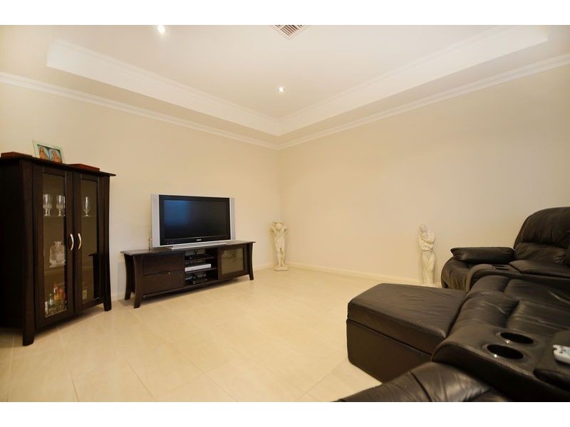 25 Civitan Bend, Madeley WA 6065