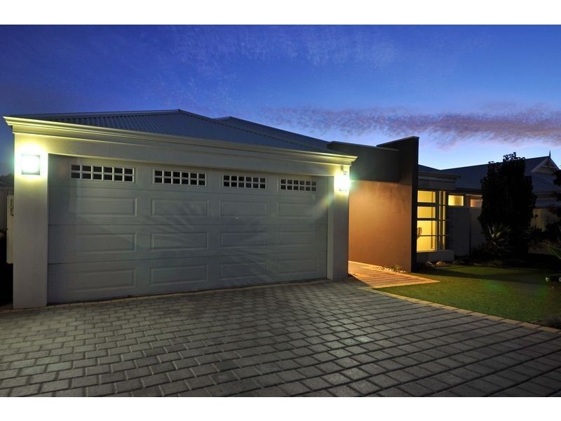 18 Gemini Way, Madeley WA 6065