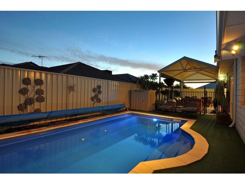 18 Gemini Way, Madeley WA 6065