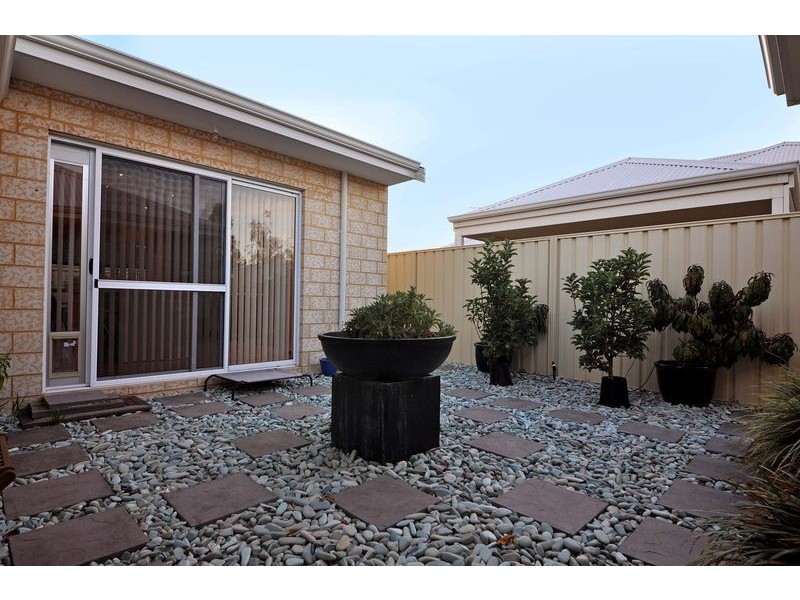 18 Gemini Way, Madeley WA 6065