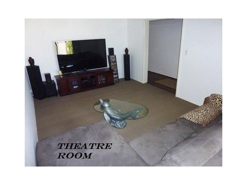 4 Cairo Way, Wanneroo WA 6065