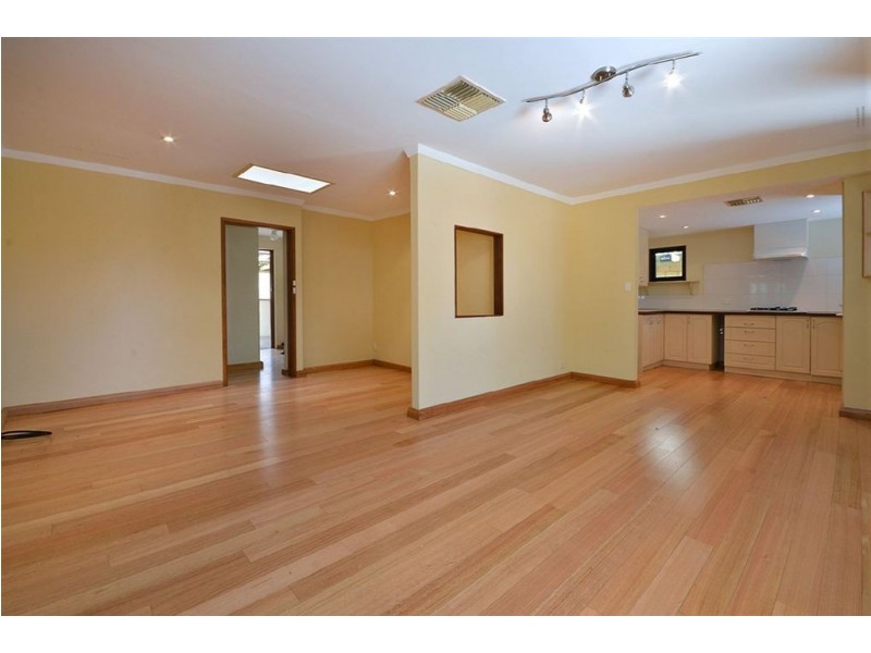 9 Woonan Street, Wanneroo WA 6065