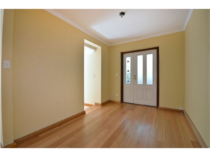 9 Woonan Street, Wanneroo WA 6065