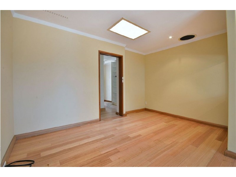 9 Woonan Street, Wanneroo WA 6065