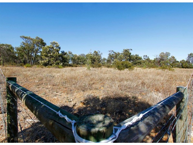 150 Chardonnay Drive, Lower Chittering WA 6084